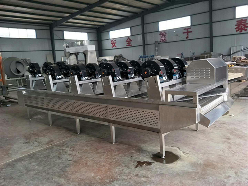 風(fēng)干流水線上的風(fēng)干機